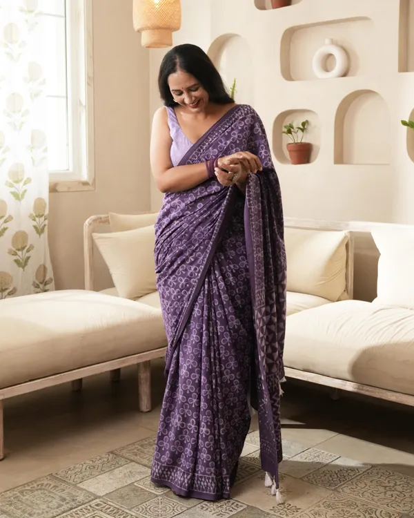 Rustic_Purple_Cotton_Dabu_Butti_Print_Mul_Saree_For_Women
